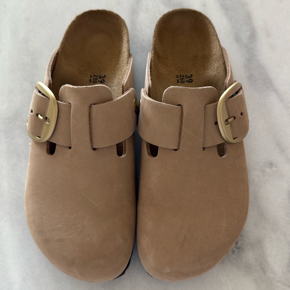 Like new Boston Big Buckle Birkenstocks size 39 sandcastle color. Never worn.